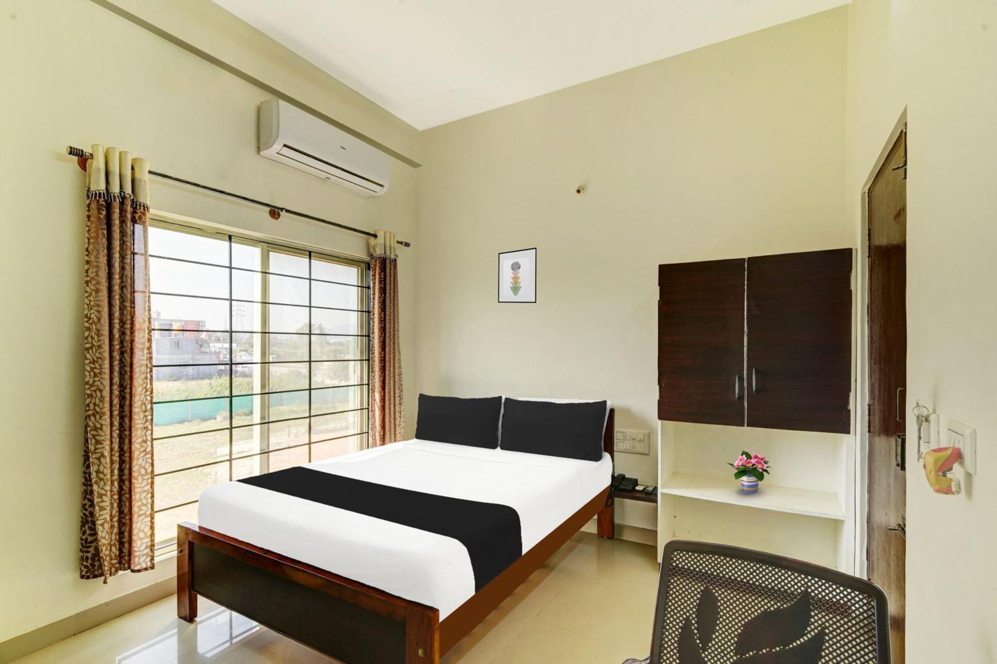 Hotel Super Collection O Chikmangaluru Near Railway Station Chikmagalūr Esterno foto